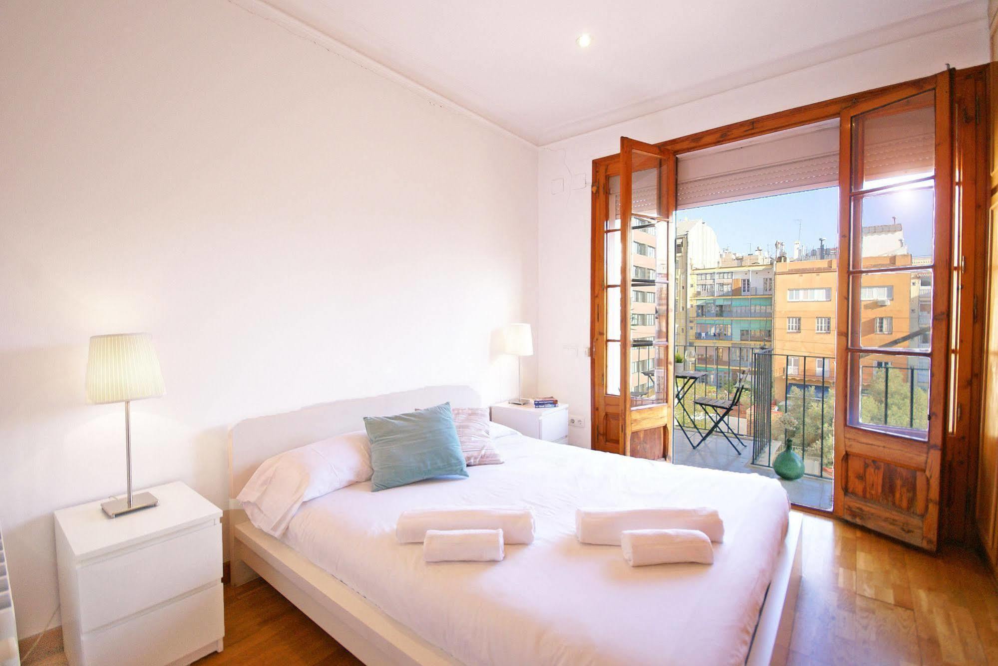 Flateli Aribau Leilighet Barcelona Eksteriør bilde